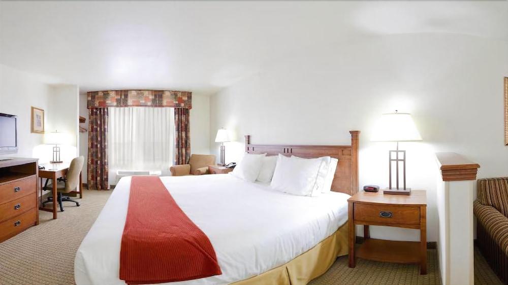 Holiday Inn Express Hotel & Suites Mattoon By Ihg Екстериор снимка
