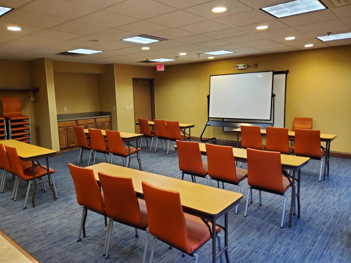 Holiday Inn Express Hotel & Suites Mattoon By Ihg Екстериор снимка