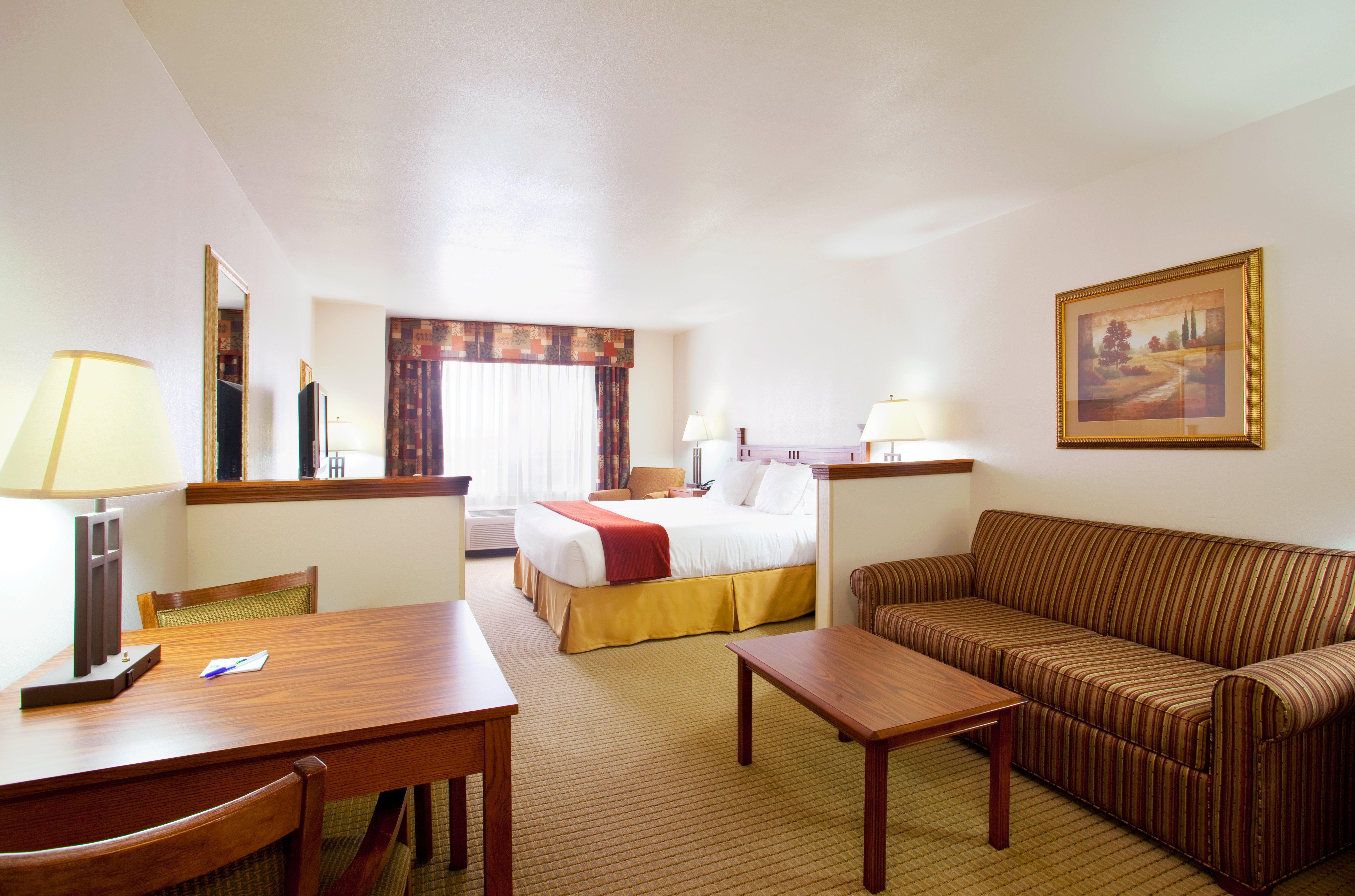 Holiday Inn Express Hotel & Suites Mattoon By Ihg Стая снимка