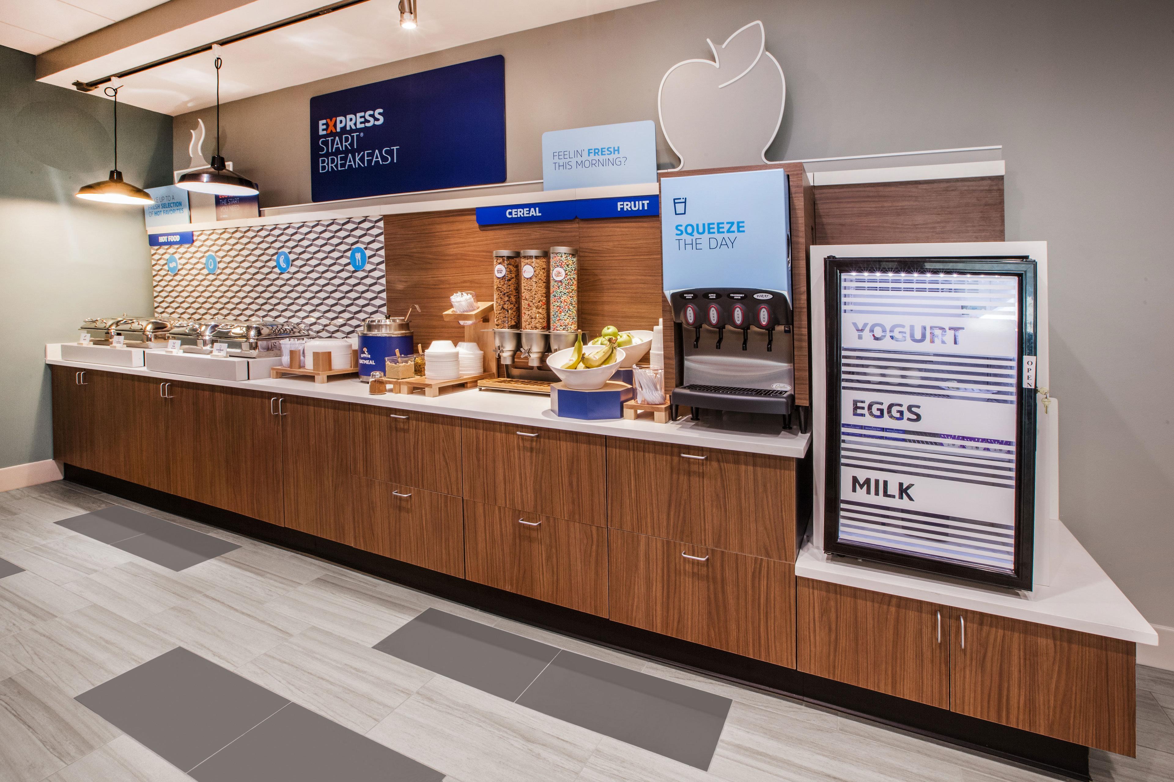 Holiday Inn Express Hotel & Suites Mattoon By Ihg Екстериор снимка