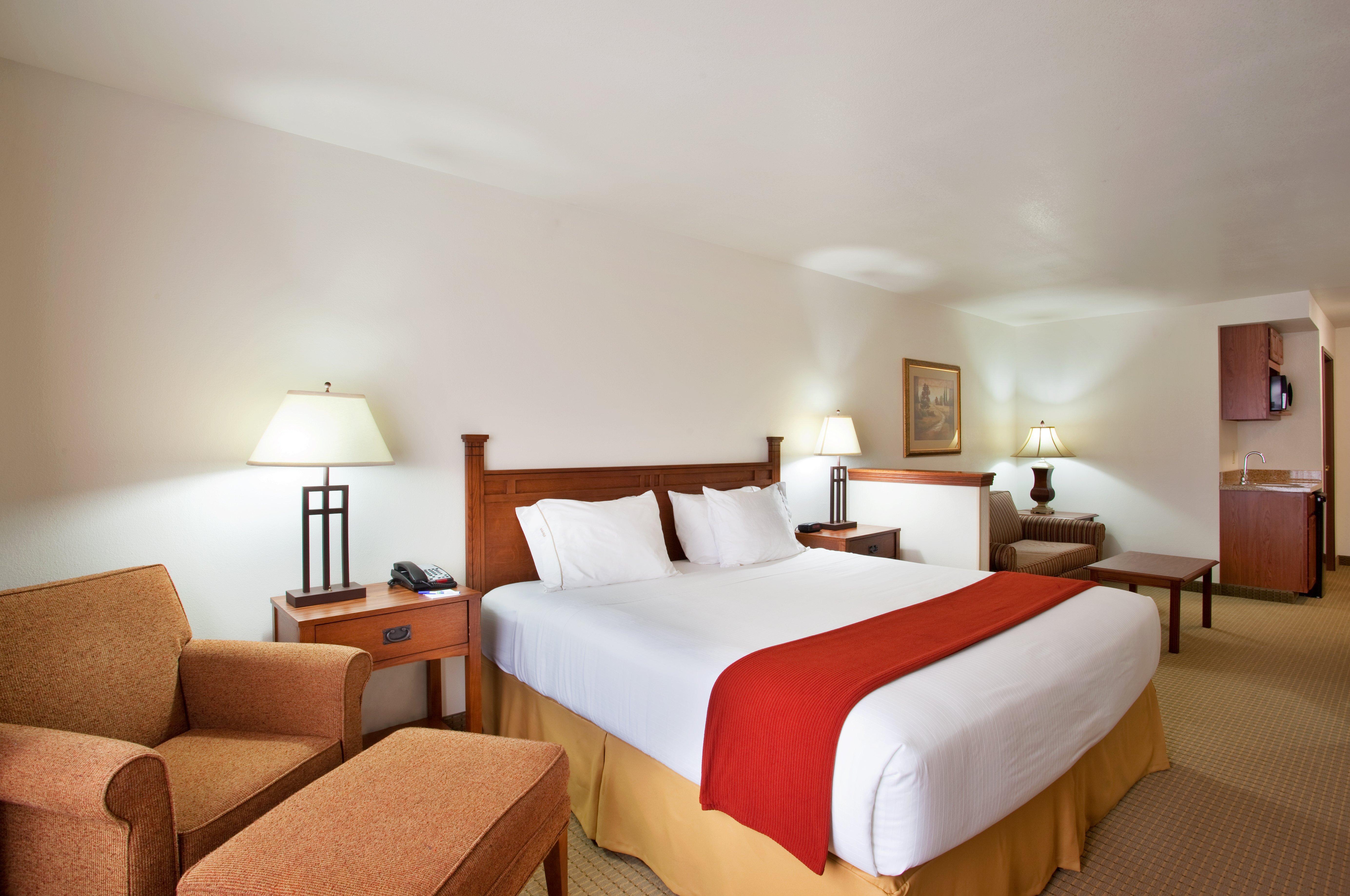 Holiday Inn Express Hotel & Suites Mattoon By Ihg Екстериор снимка